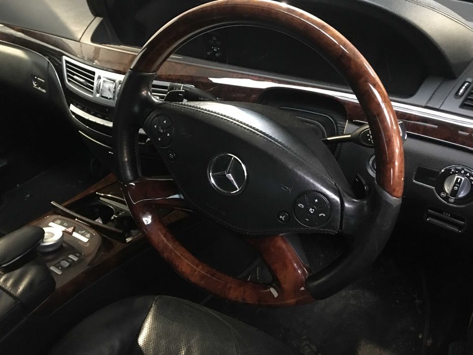 Mercedes S 221 maska lampa