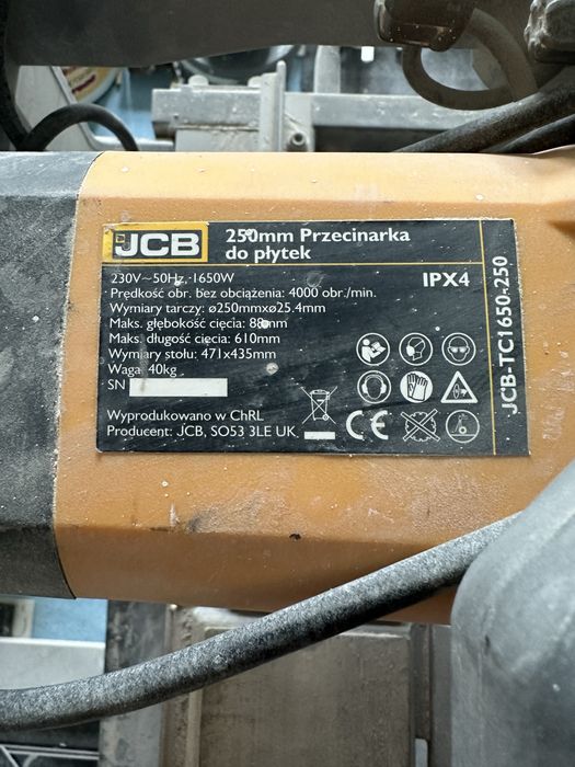 Przecinarka do plytek JCB