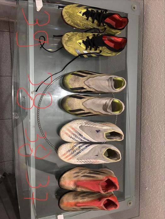 Varias Chuteiras Nike