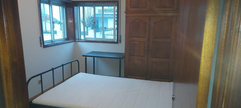 Quarto para arrendar em moradia – Matosinhos, Custóias (próximo ao metro)