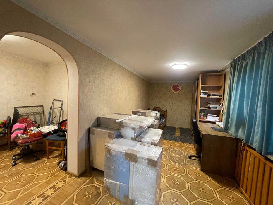 Продаётся просторная квартира   на  Черёмушках