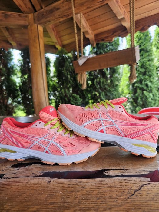 Sprzedam buty asics r40.5