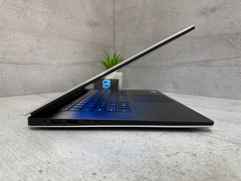 Потужний ноутбук Dell Precision 5540/i9-9880H/Nvidia/32 ddr4/512 ssd
