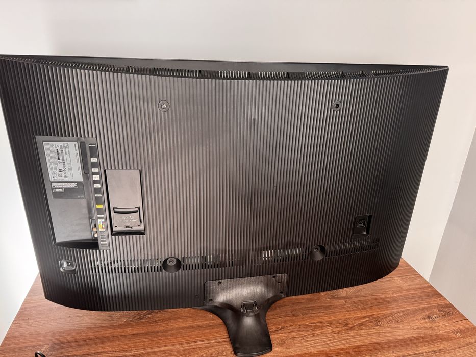 Samsung Smart Tv 49 cali (uszkodzony)