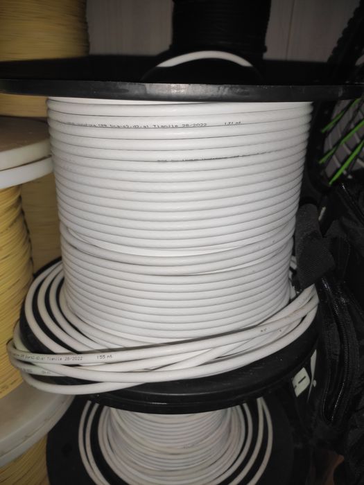 Material variado de telecomunicações