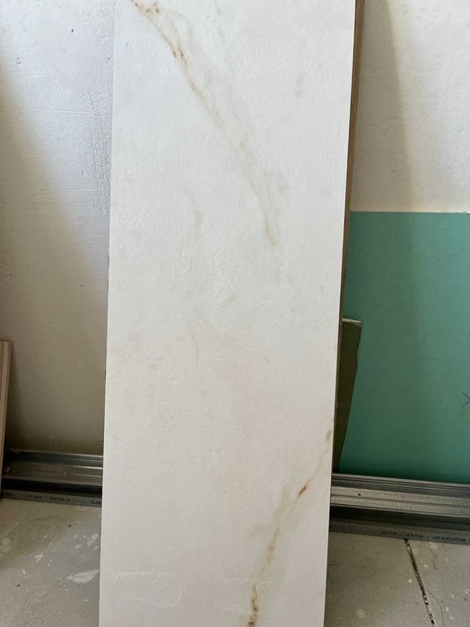 Продам 1.35 кв.м  (5 плиток) испанской фирмы Azteca