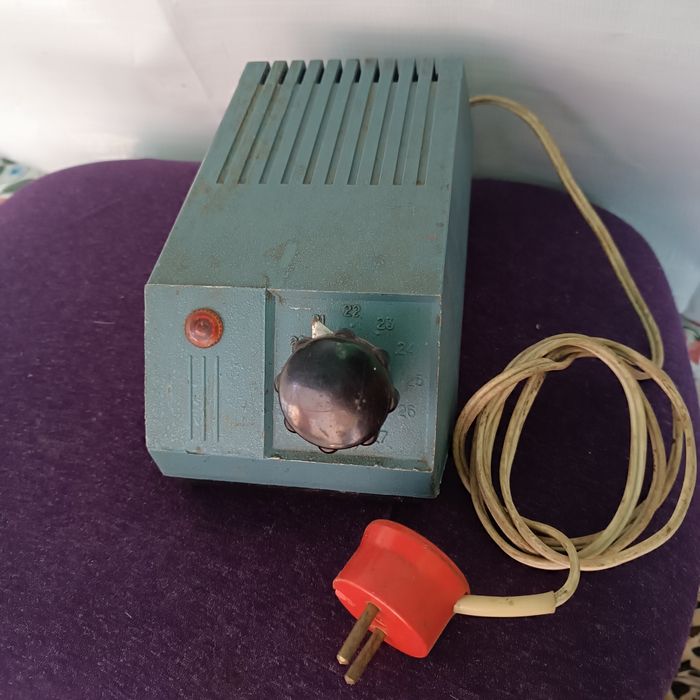 Блок питания стабилизированный БПС 220/127-9/12 СССР винтаж рабочий