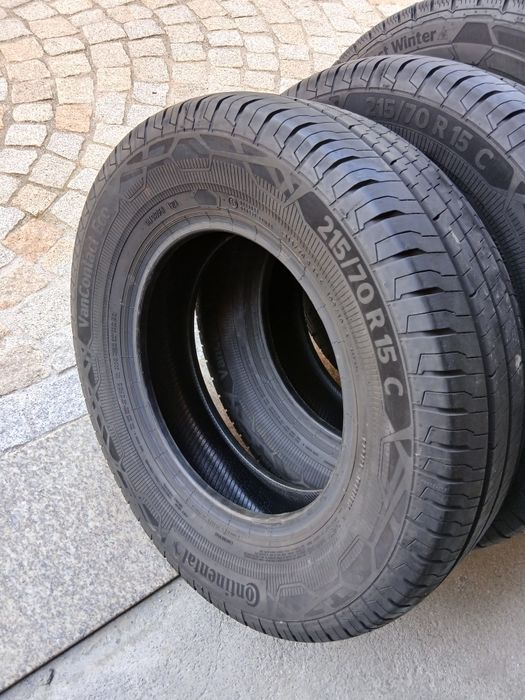 Pneus Novos 215/70R15 C Continental