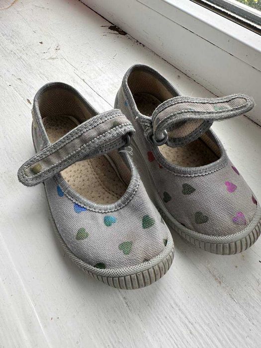 Дитячі тапочки в садочок