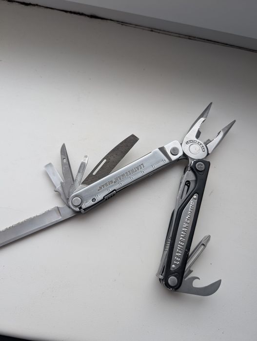 Leatherman wave.