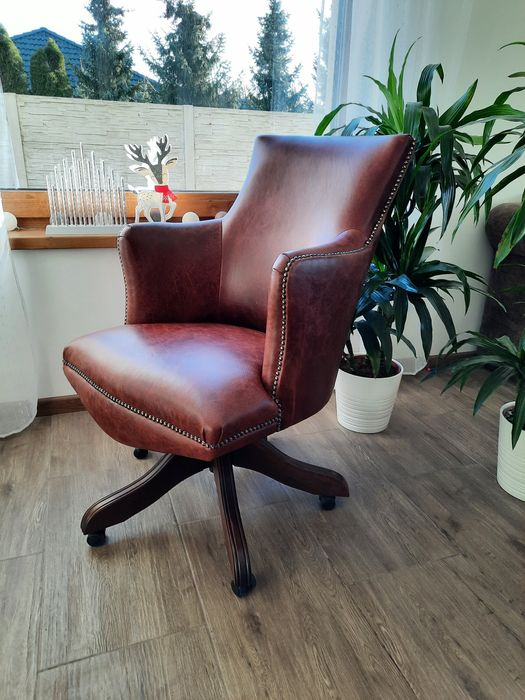 Gabinetowy fotel do biurka. Postarzana skóra Dubai