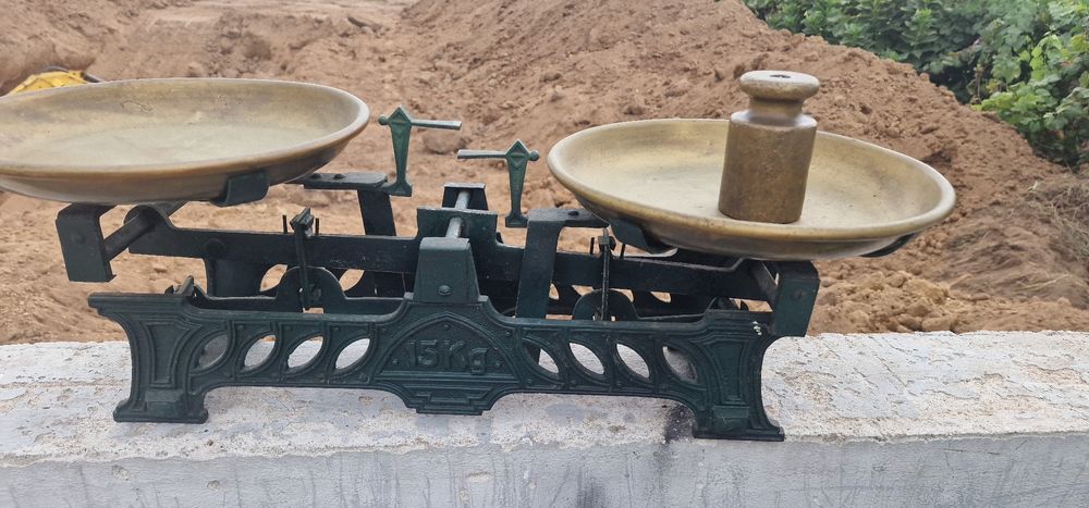 Candeeiro madeira restaurado e balança completa