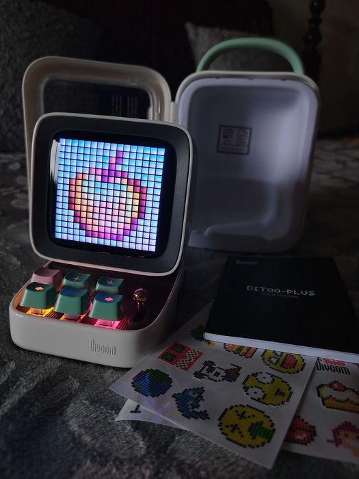 Divoom Ditoo-Plus - Coluna com ecra pixelado