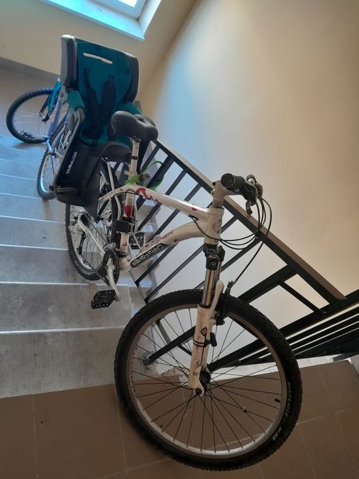 Дитяче крісло сидіння на велосипед Britax Romer