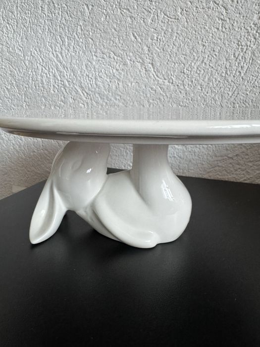 Patera altom z zajączkiem