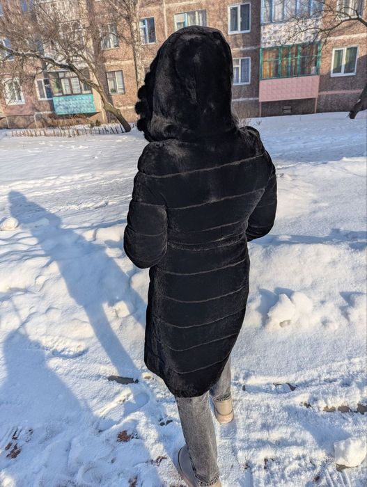 Мутонова шуба з оздобленням із натуральної норки