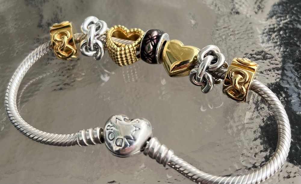 Bransoletka Pandora z charms