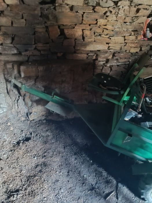 Motocultivador e reboque