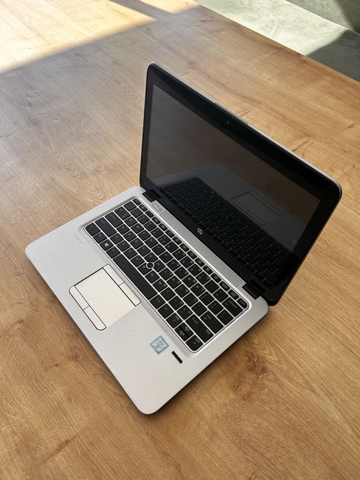 Portatil hp touch screen i7