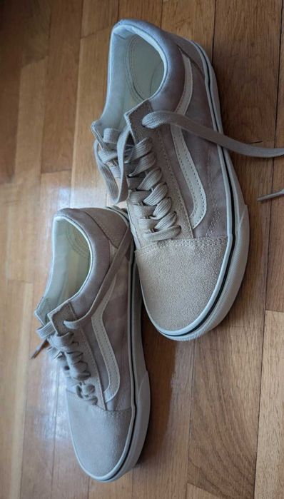 Vans bege sem uso