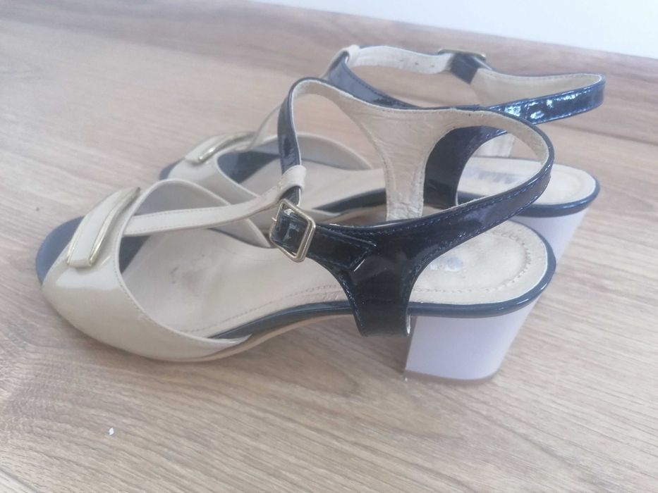 Buty damskie na obcasie botki 39