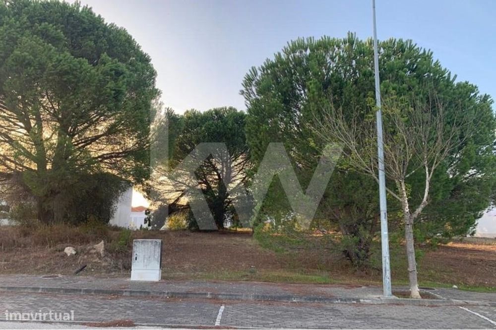 Vende-se Terreno Urbano no Entroncamento