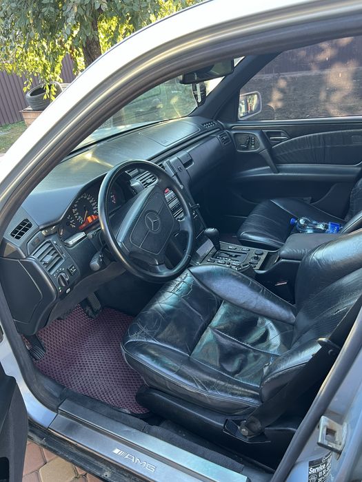 продаж автомобіль