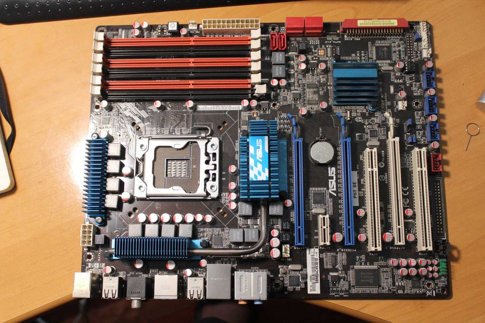Placa-Mãe ASUS P6T SE - Intel X58, LGA 1366 - Excelente Estado!
