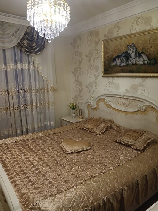 продам покрывало на двухспальную кровать.