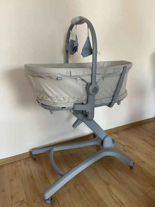 Ліжечко-стільчик Chicco для дитини