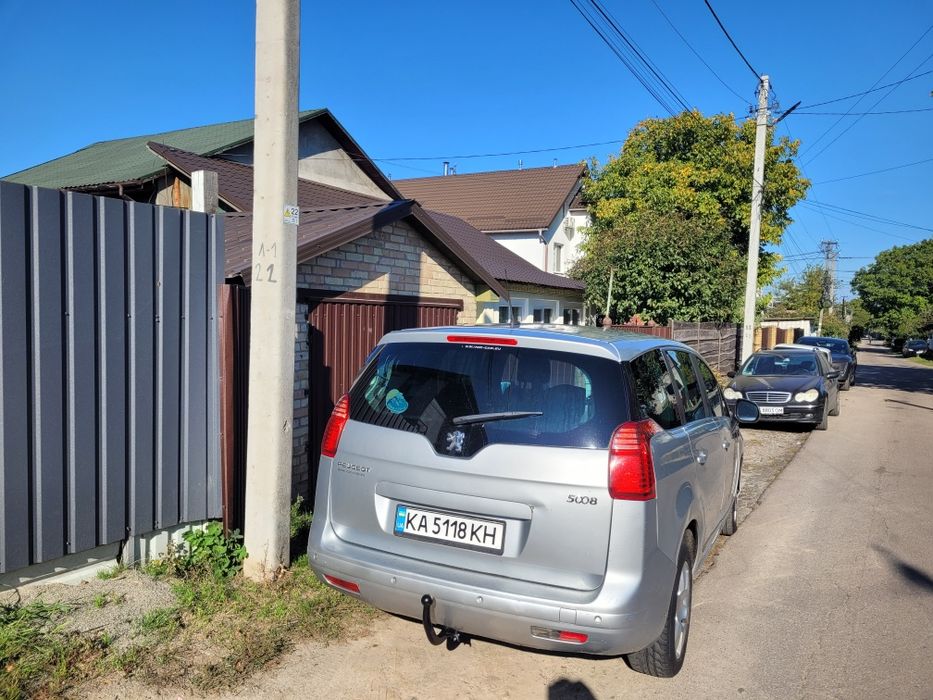 Продам пежо 5008 1.6 дизель автомат