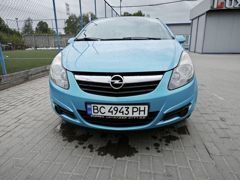 Продам Opel Corsa D 2010 року , 1.4 бензин в гарному стані,автомат , гідротрансформатор,  Продаж Опель Корса  Д