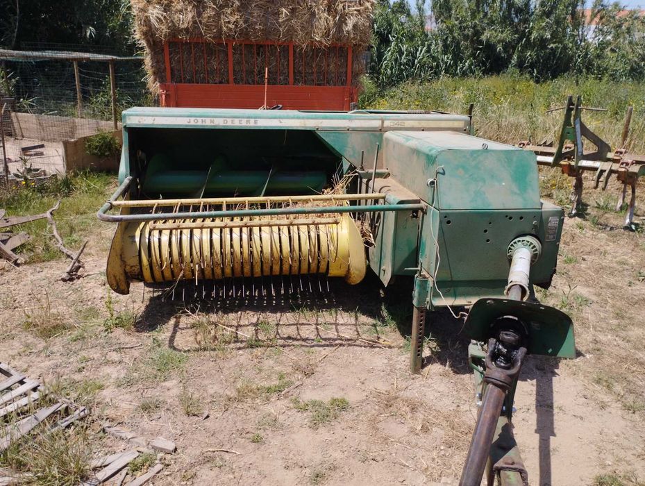 Enfardadeira John Deere 342 a cordel