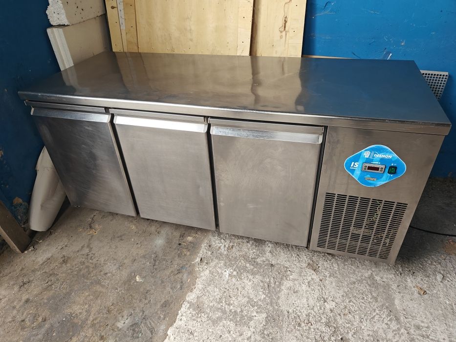 Столы холодильные морозильные на 2,3 двери бу новые