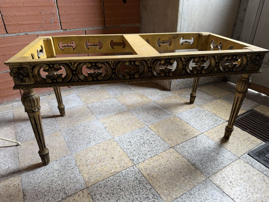 Pés de mesa em madeira