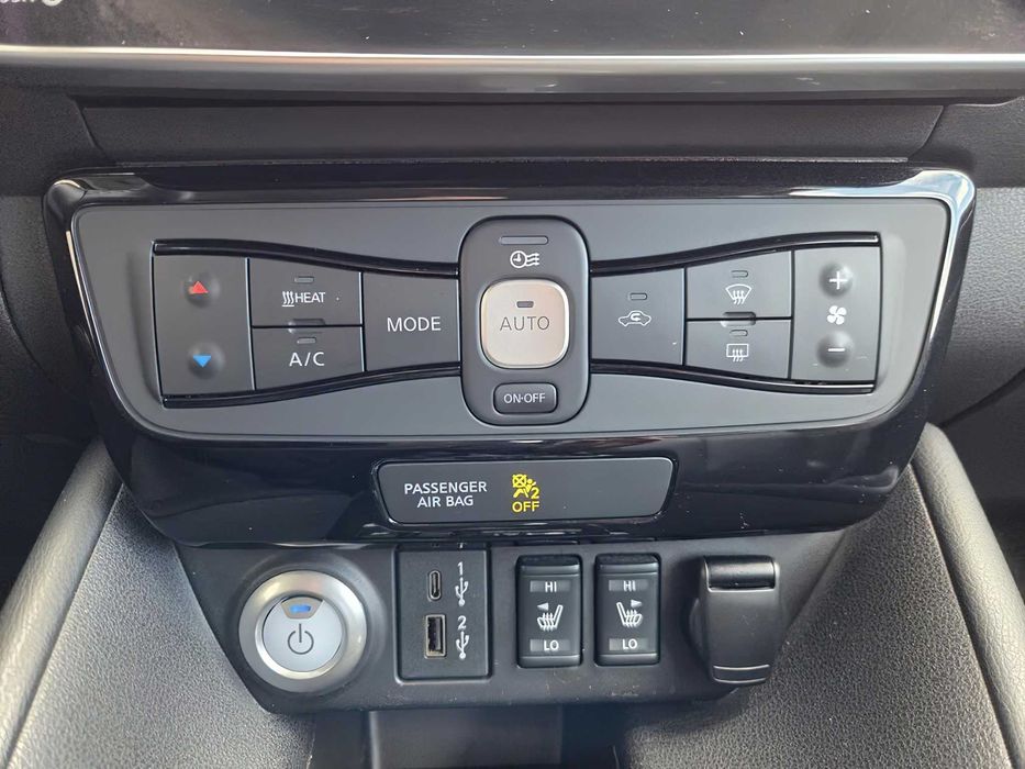 Nissan LEAF      2020