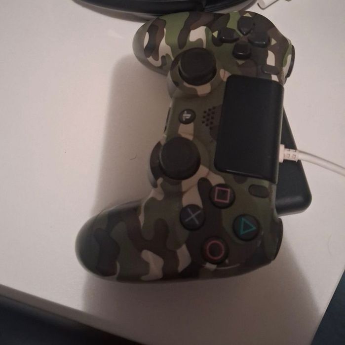 Consola PlayStation 4
negociável. Em excelente estad