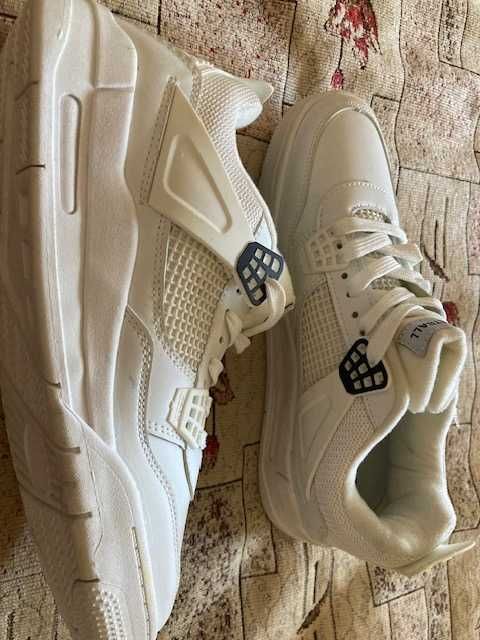 кроссовки    Basket  Air    39  размер