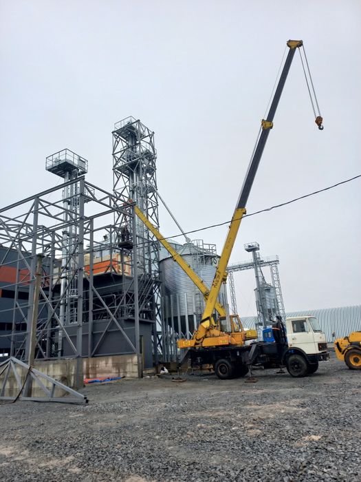 Послуги Оренда Крана  Автокранів. Автокрана .Є Лійка для бетону.