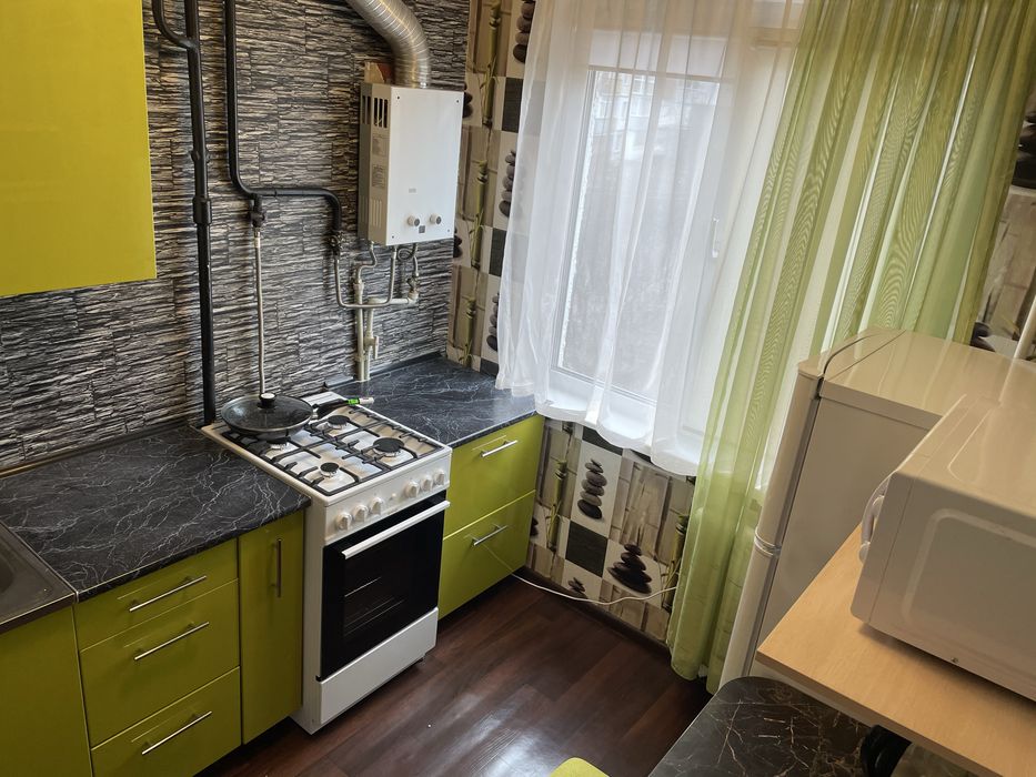 Подобово. Власник. Біля ТРЦ Глобал. Звітні документи