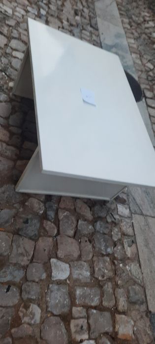 Mesa de apoio baixa
