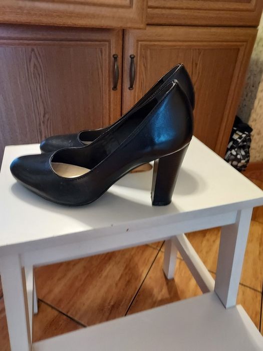 Buty damskie na obcasie