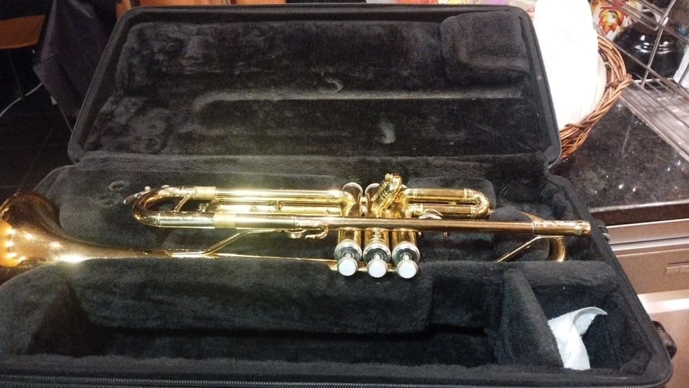 Trompete yamaha intermédia(ler descrição)