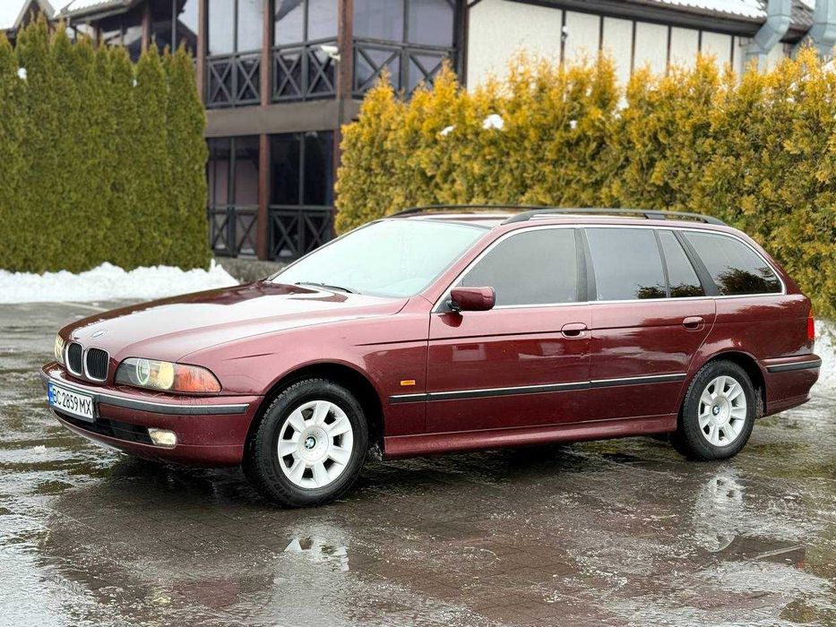 Продам BMW E39 520i