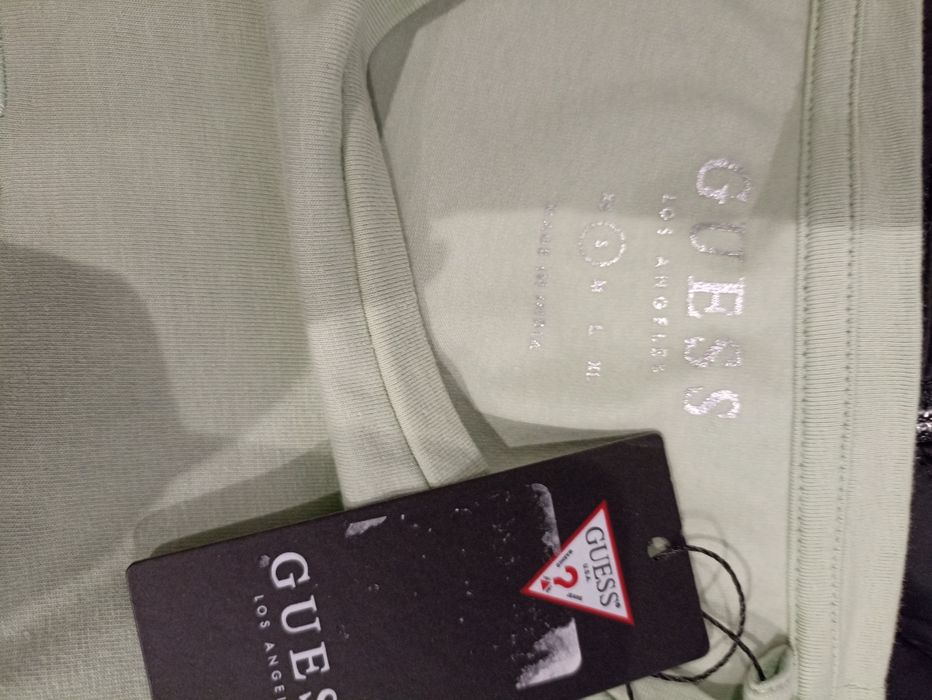 T-shirt z cekinami roz.S/M Guess