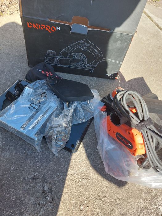 Рубанок електричний PL-82