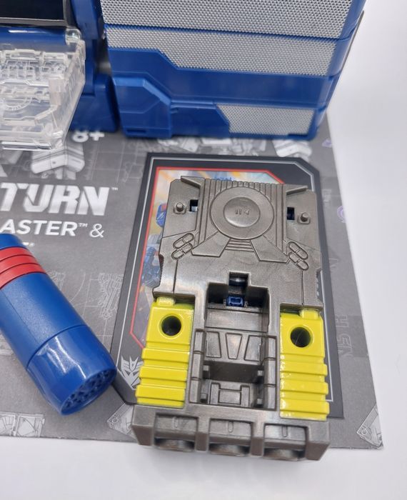 Transformers Titans Return Leader Class Soundwave