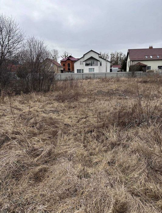 Продаж будинку під ремонт з великою ділянкою. Ціна  38 000 у.о.