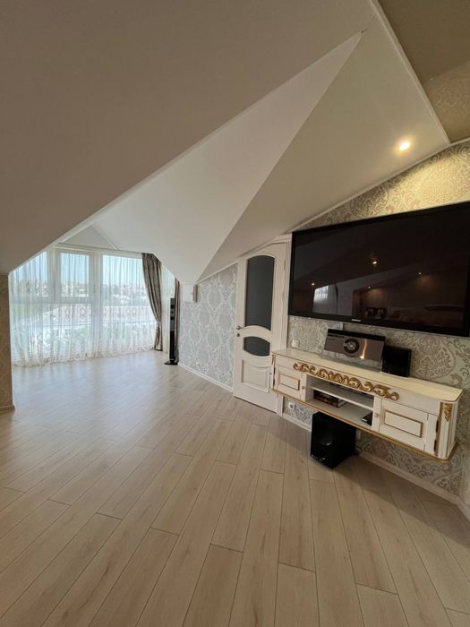 Продаж, 4 кімнатної 2 - рівневої квартири (Кузнецька) Заводський  7#2