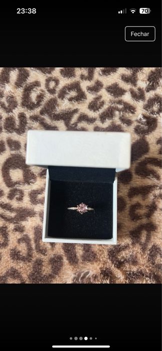 Anel Pandora Solitário Coroa Rosa Revestimento Ouro 14k